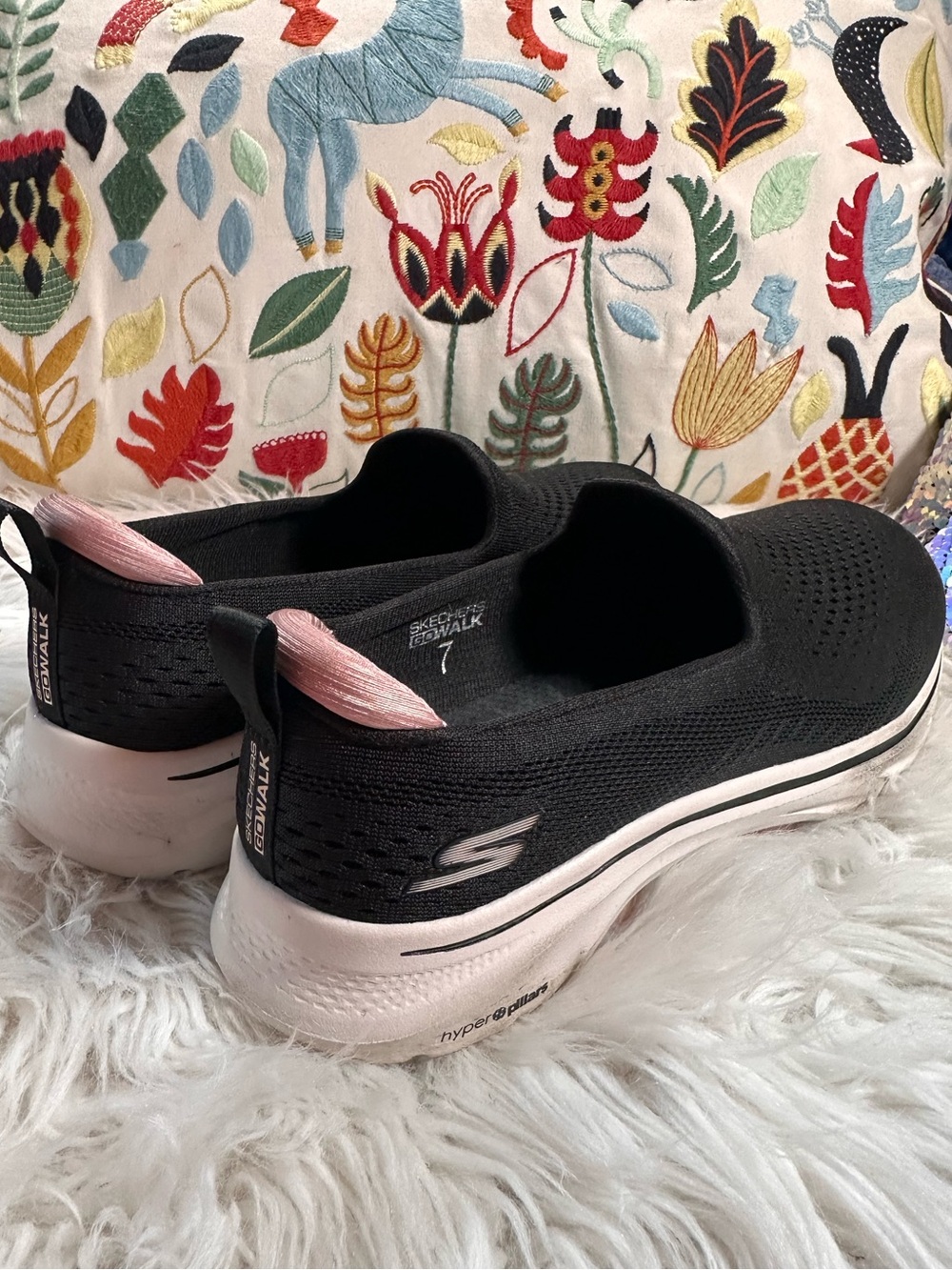 Skechers • Go Walk 7 Lightweight Slip On Sneakers - Picture 11 of 12